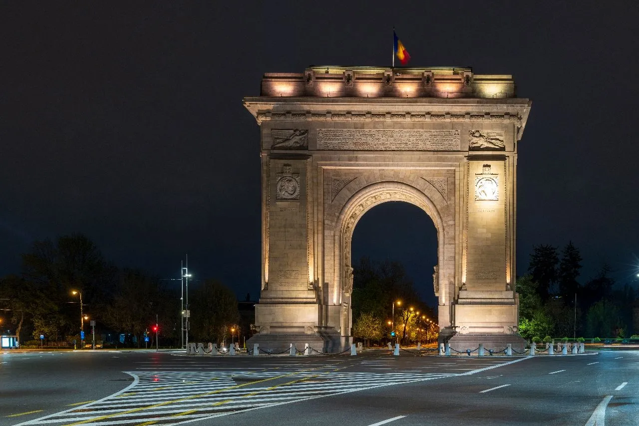 Arcul de Triumf - Z On the pavement north of the monument, Romania