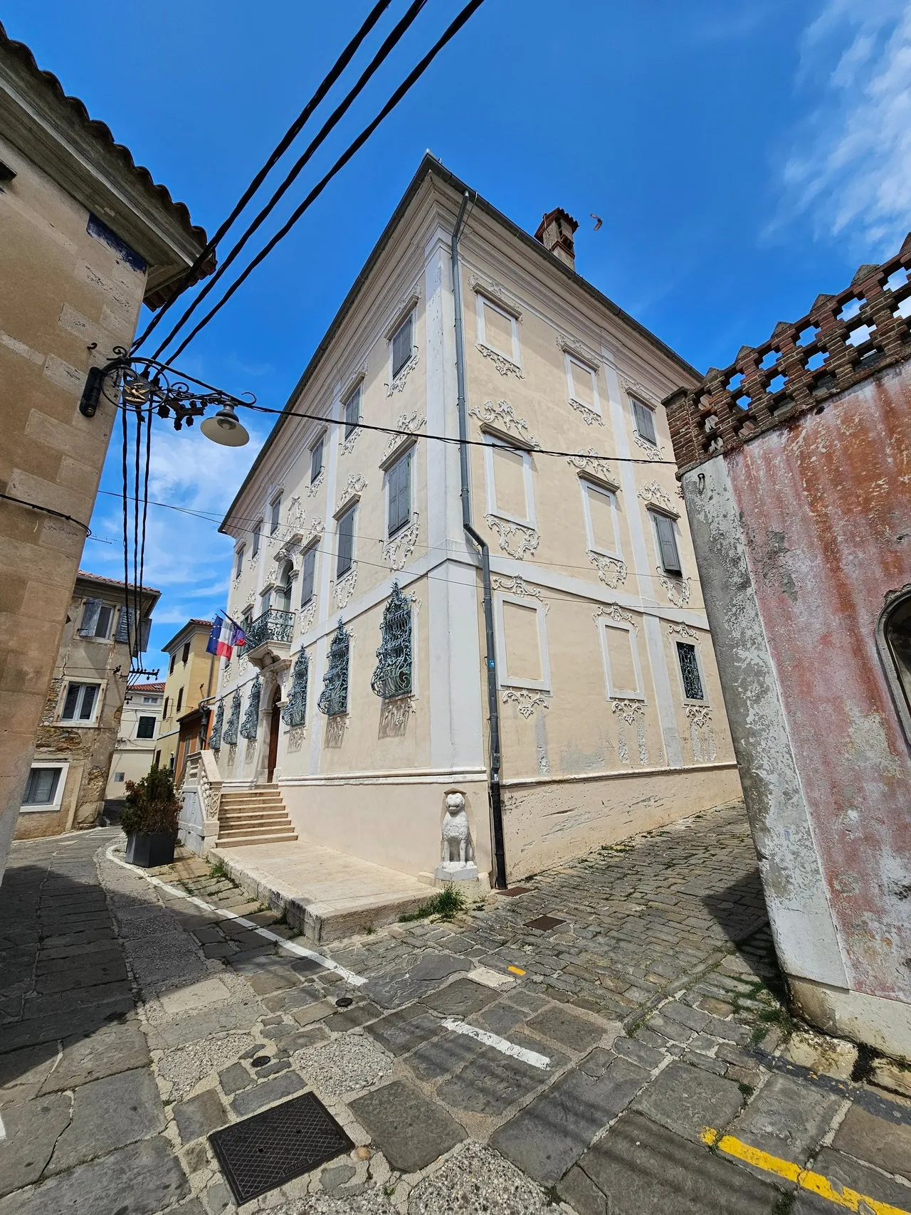 Palača Besenghi degli Ughi - Slovenia