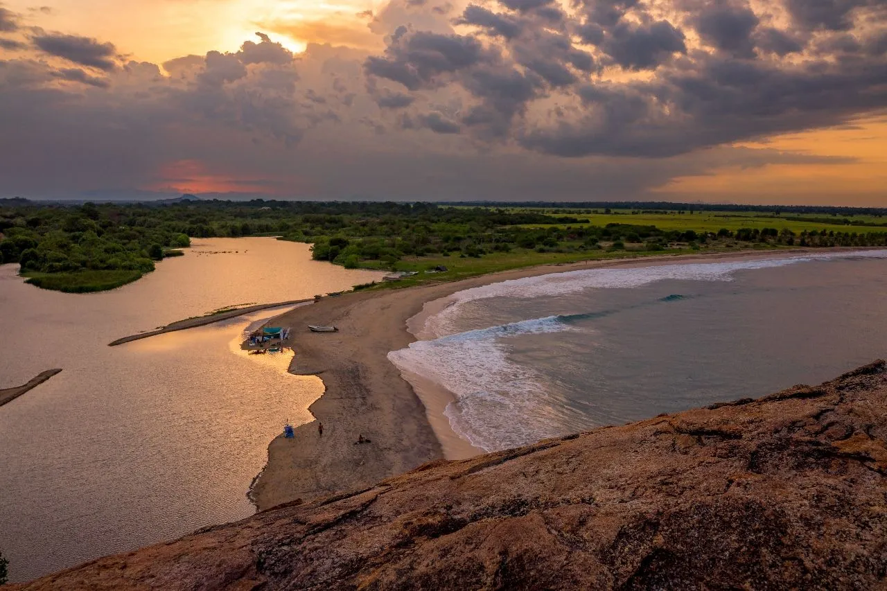 Heda Oya - Z Elephant Rock, Sri Lanka