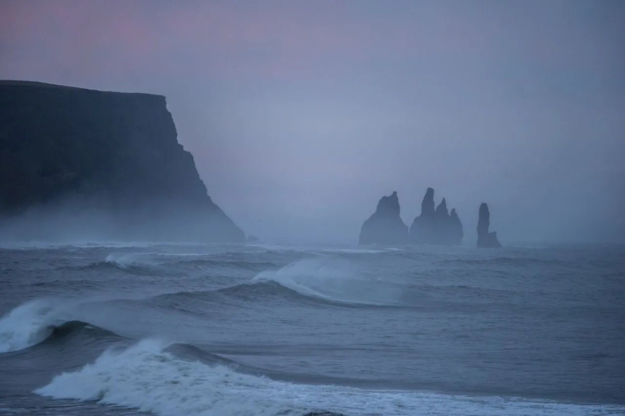 Reynisdrangar - Frá Reynisfjara Beach - West Side, Iceland
