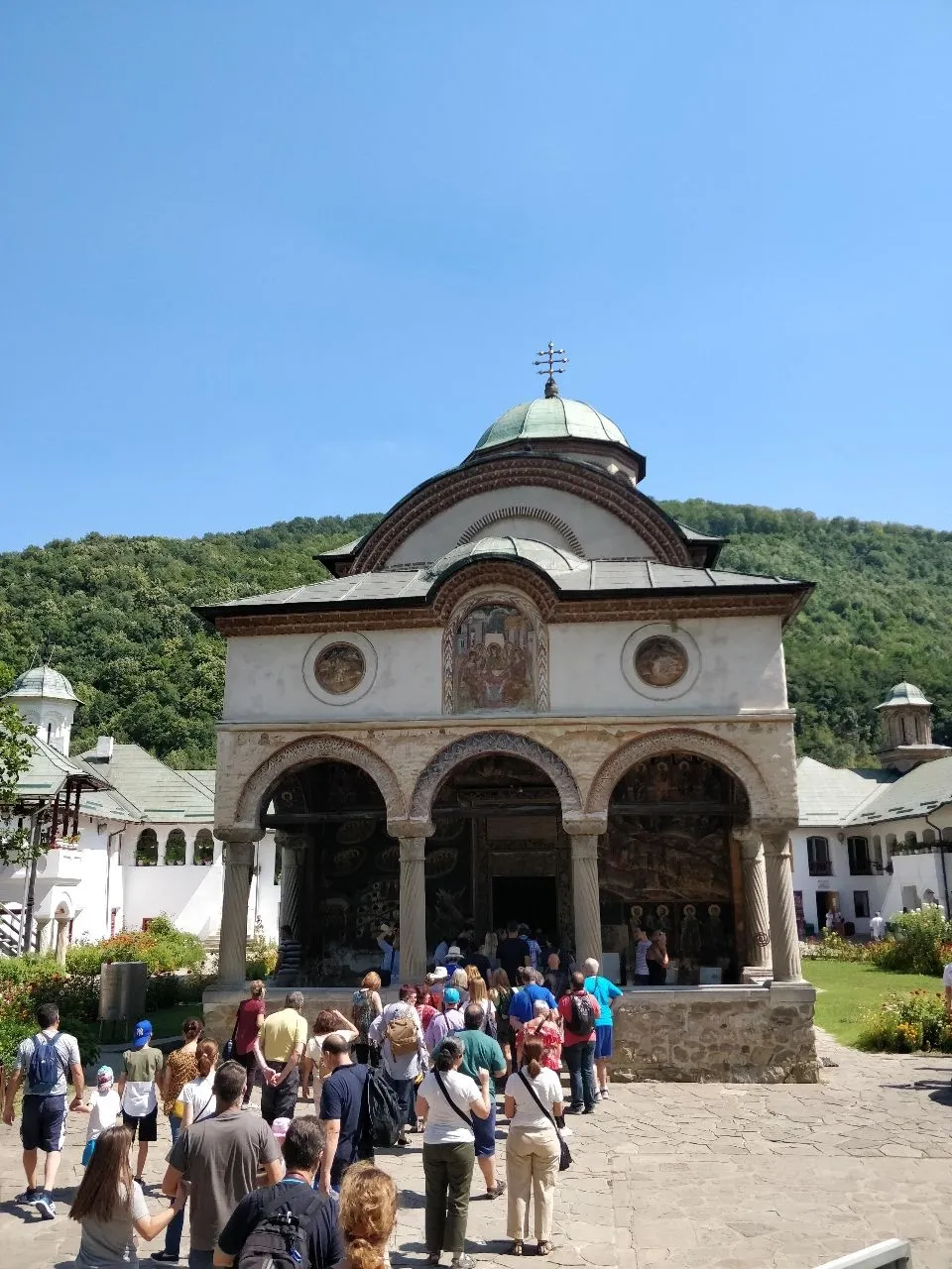 Monasterio Cozia - Von Entrance, Romania