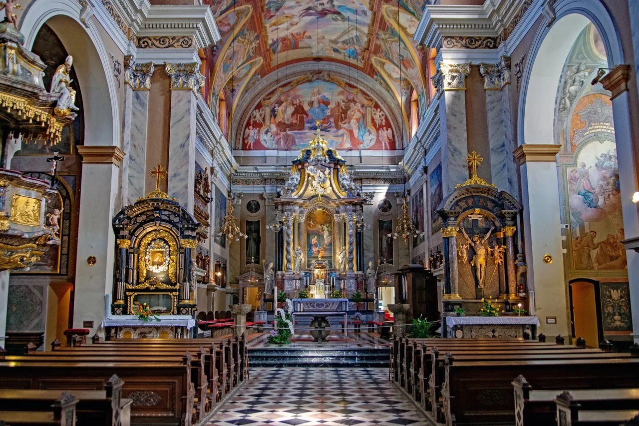 Franciscan Church of the Annunciation - 来自 Inside, Slovenia