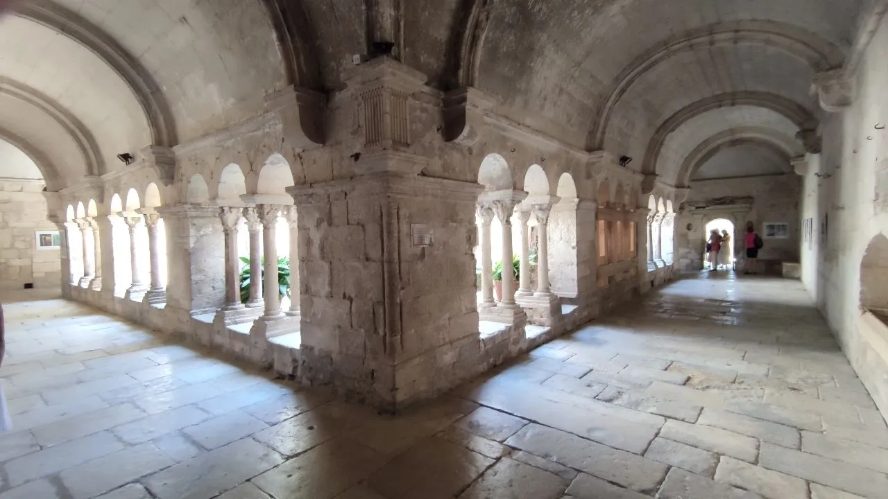 Saint Paul de Mausole - از Chiostro, France