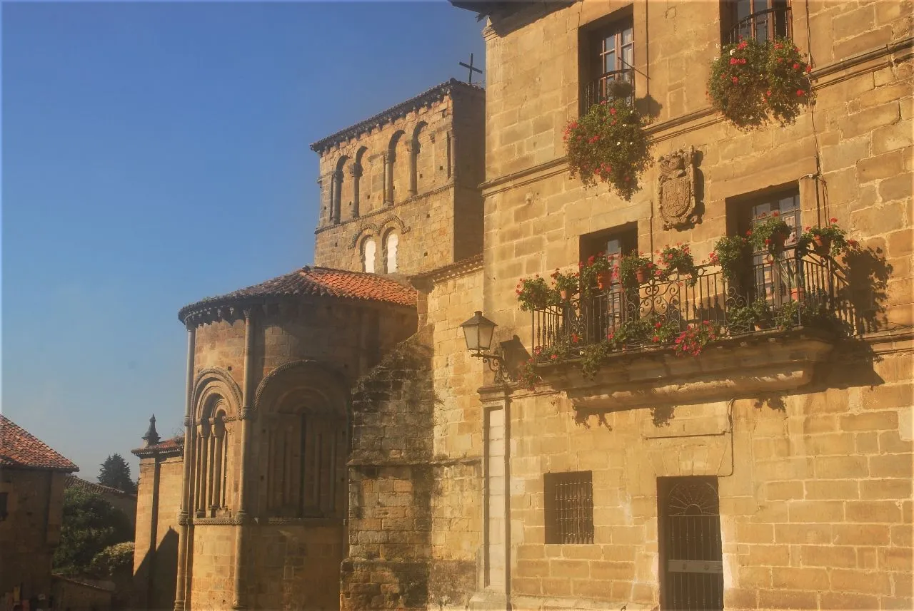 Collegiata di Santa Juliana - From Pl. las Arenas, Spain