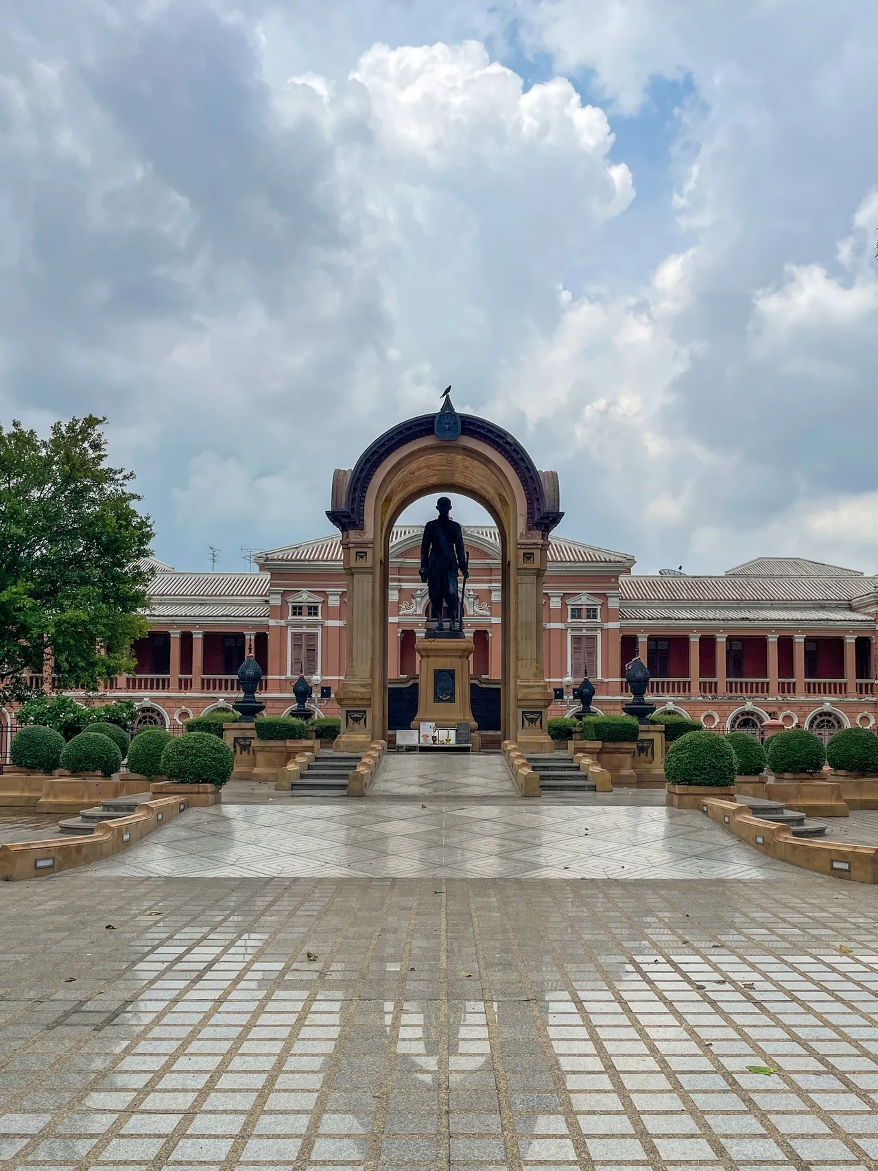 Saranrom Palace - จาก Statue of King Rama IV, Thailand