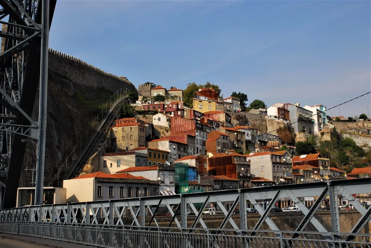 Lungo fiume Duero - Von Ponte dom Luis, Portugal