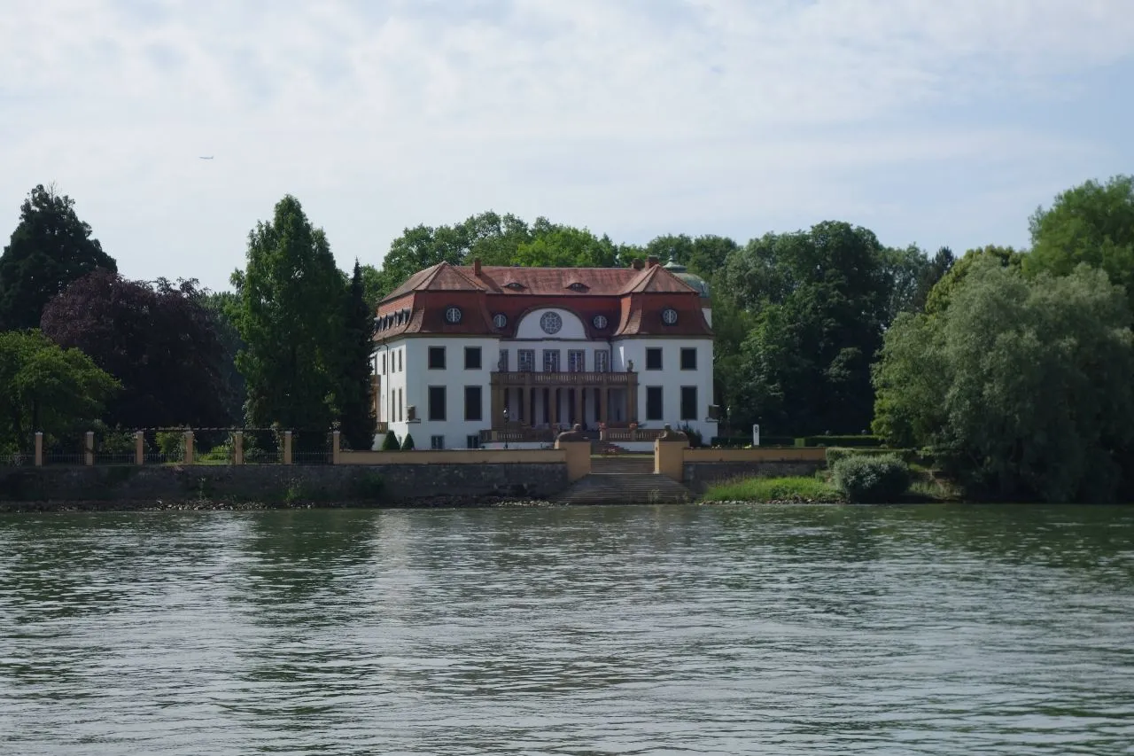 Schloss Königsklinger Aue - Von Rhine, Germany