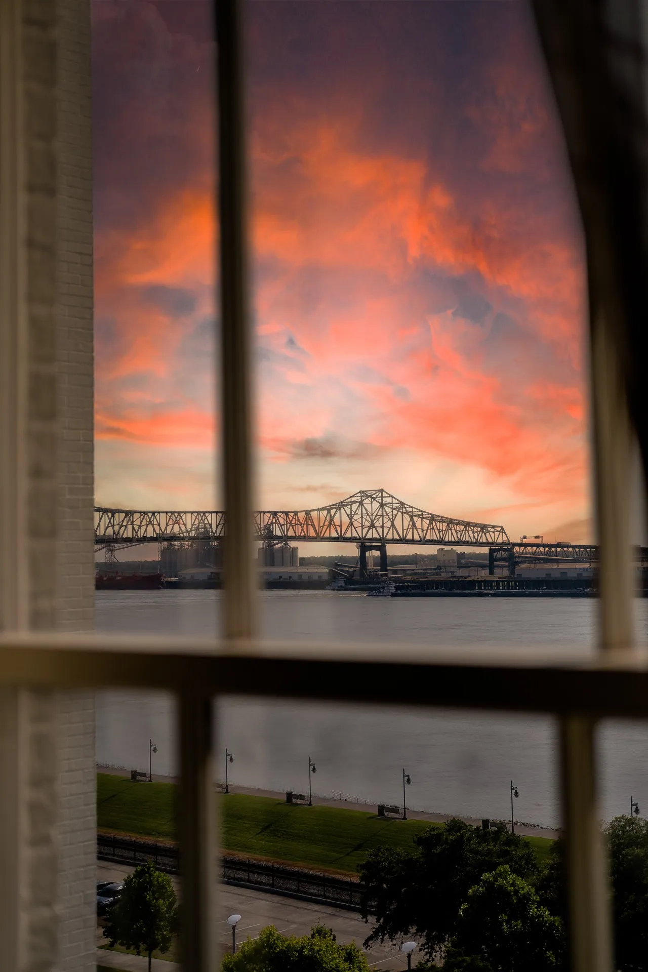 Horace Wilkinson Bridge - De Hilton Baton Rouge Capitol Center, United States