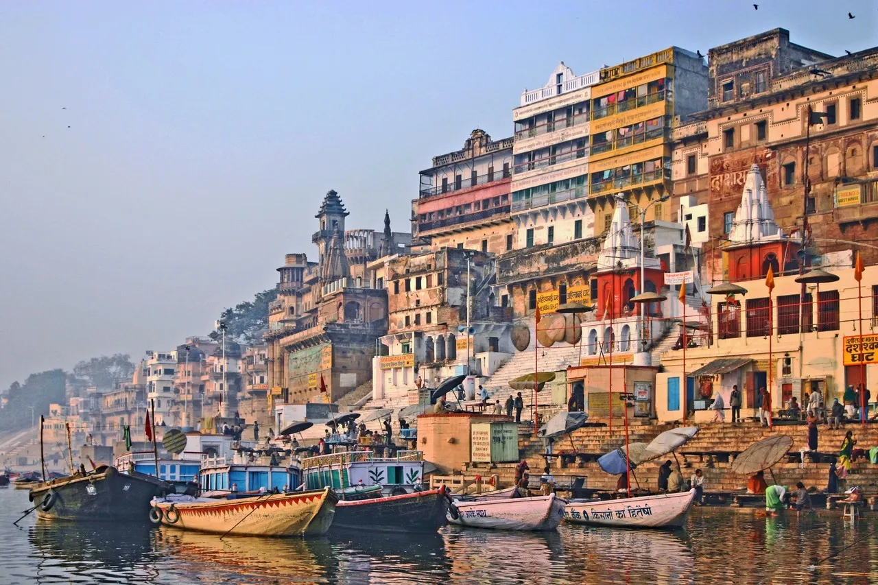 दशाश्वमेध घाट / Dashashwamedh Ghat - Da Boat, India