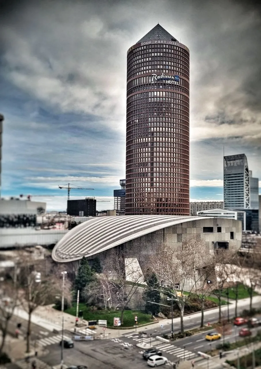 Auditorium de Lyon et tour Part Dieu - Desde Rooftop des halles de Lyon, France