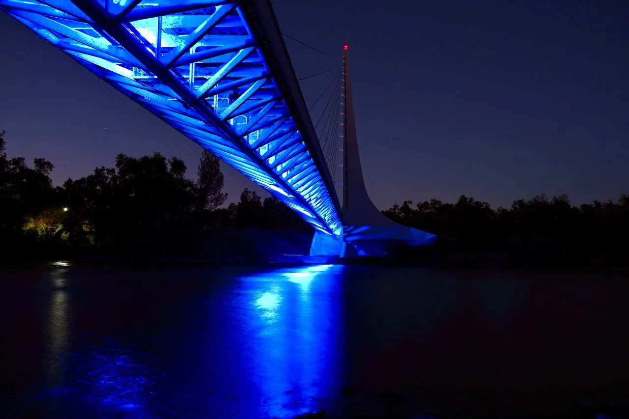 Sundial Bridge - Tól Below, United States