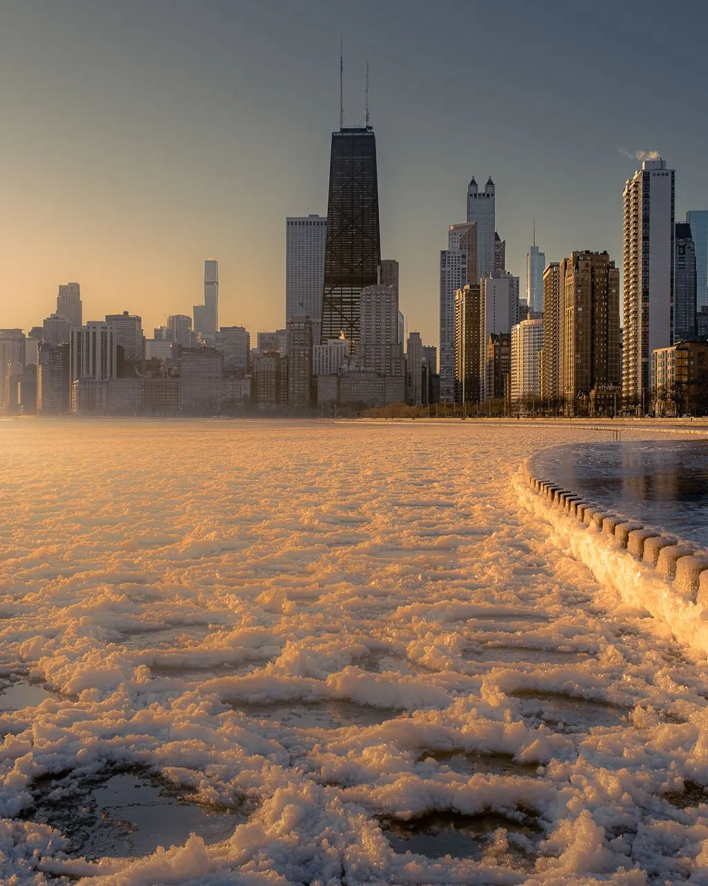 John Hancock & Lake Pancakes - Desde South of North Ave beach, United States