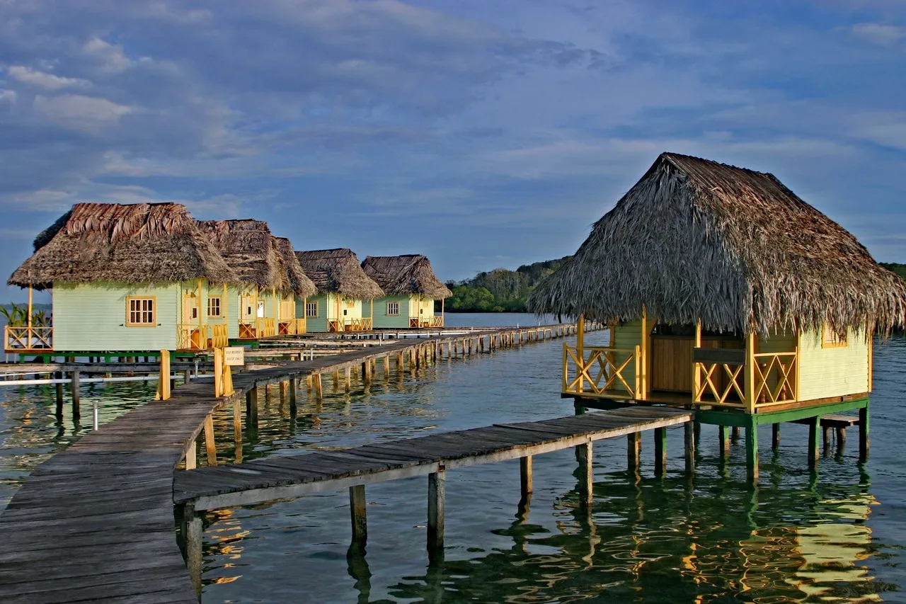 Punta Caracol acqua-lodge - Panama