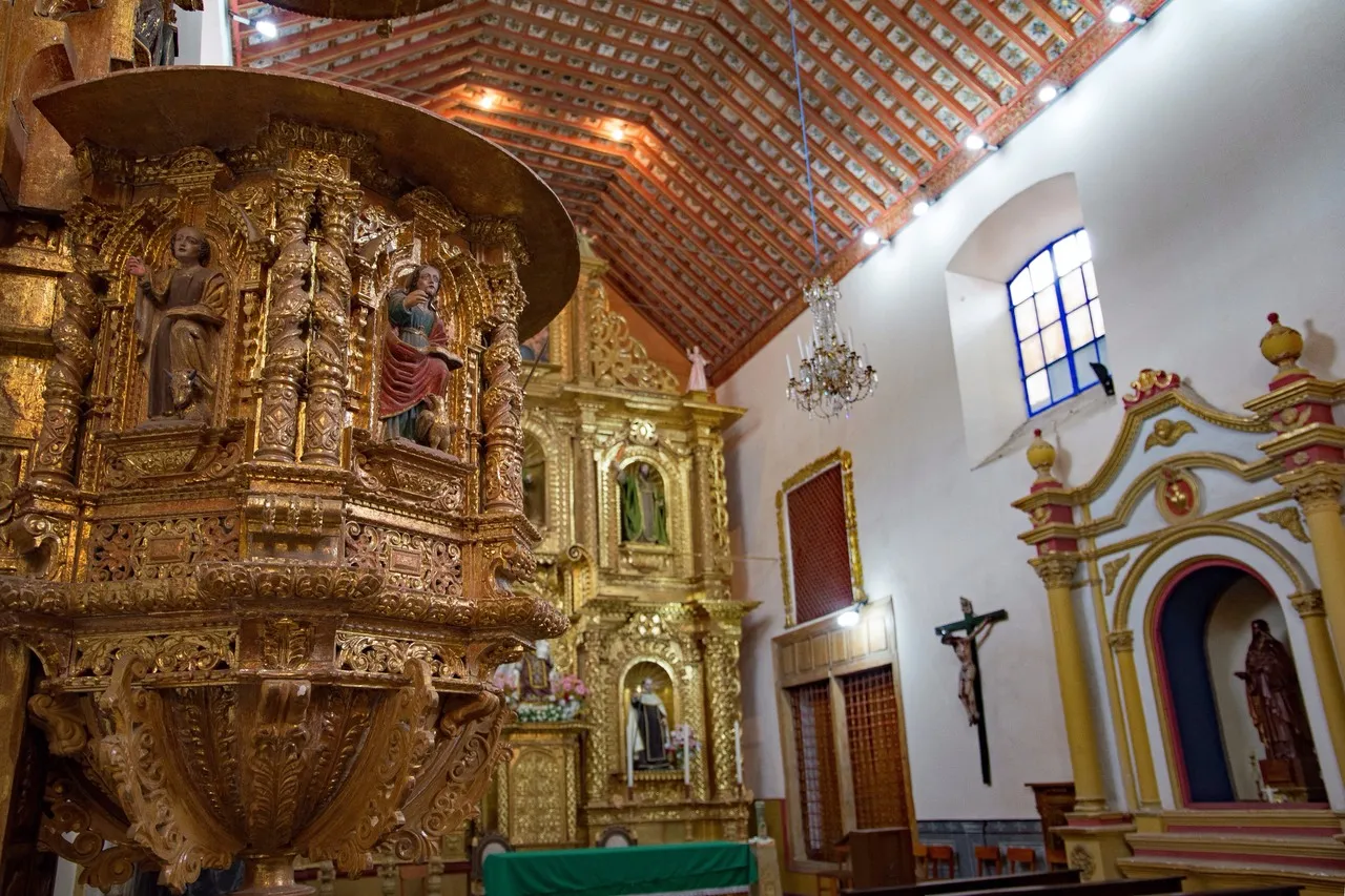 Monasterio de Santa Teresa - Von Inside, Bolivia