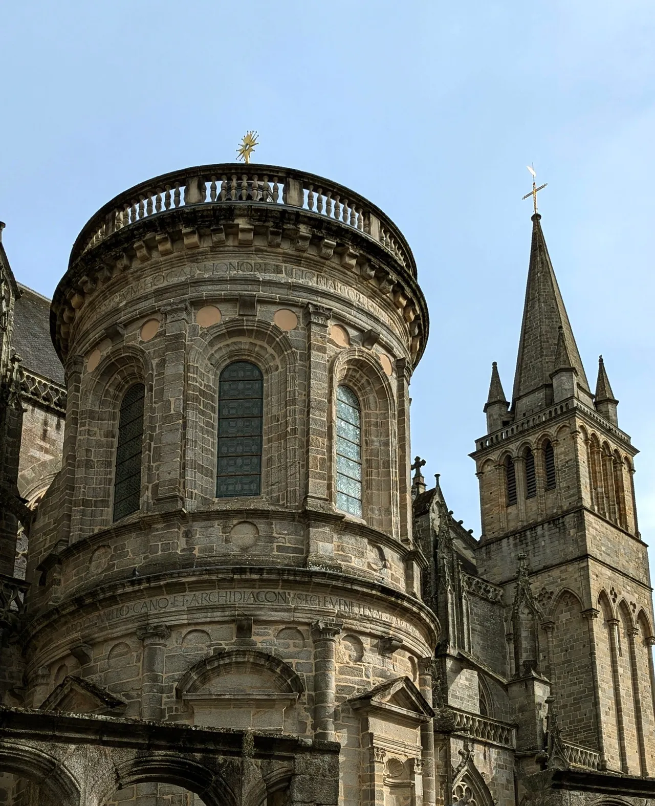 Cathédrale Saint-Pierre - จาก North Side, France