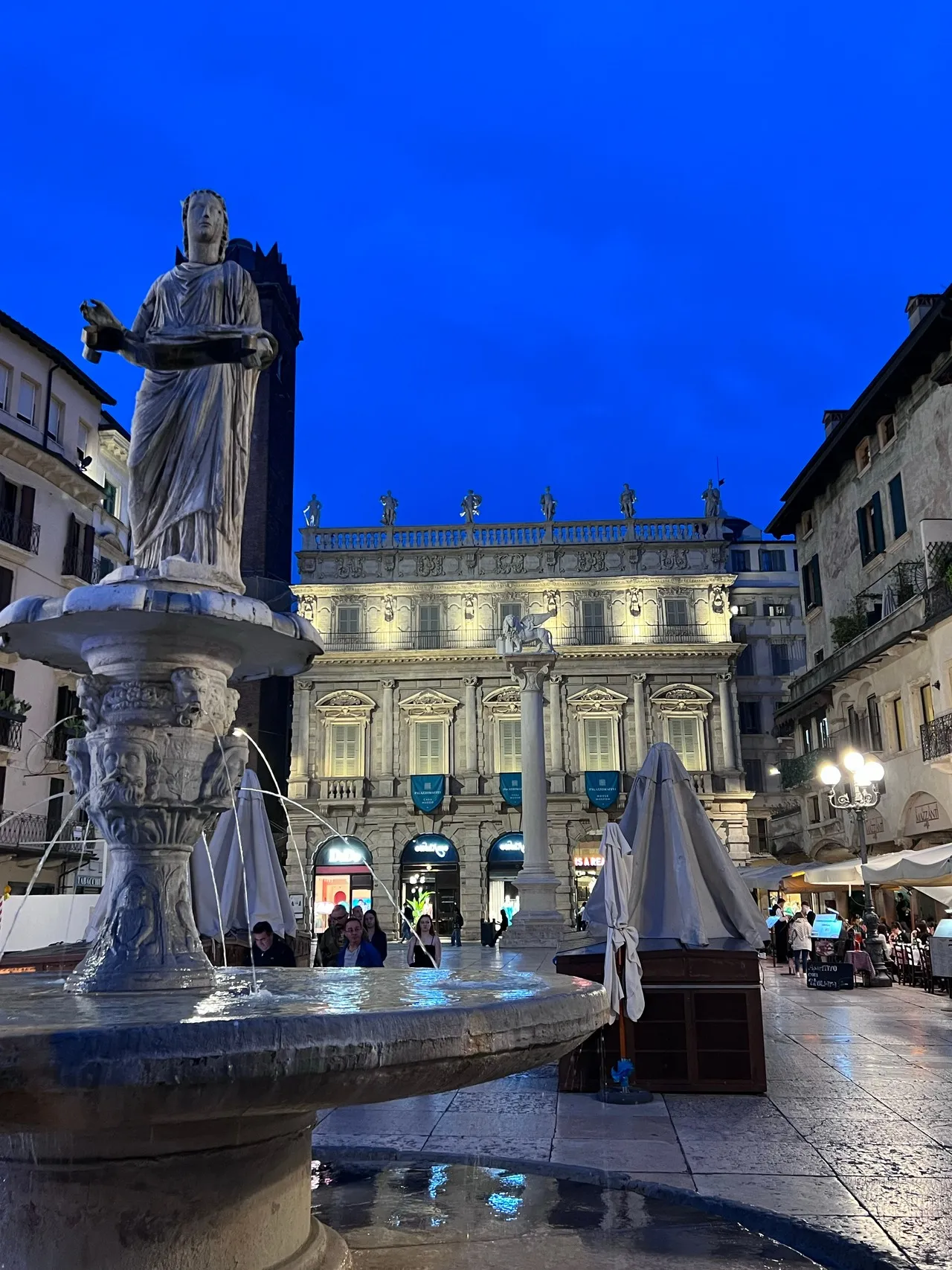Colonna di San Marco - จาก Fontana Madonna Verona, Italy