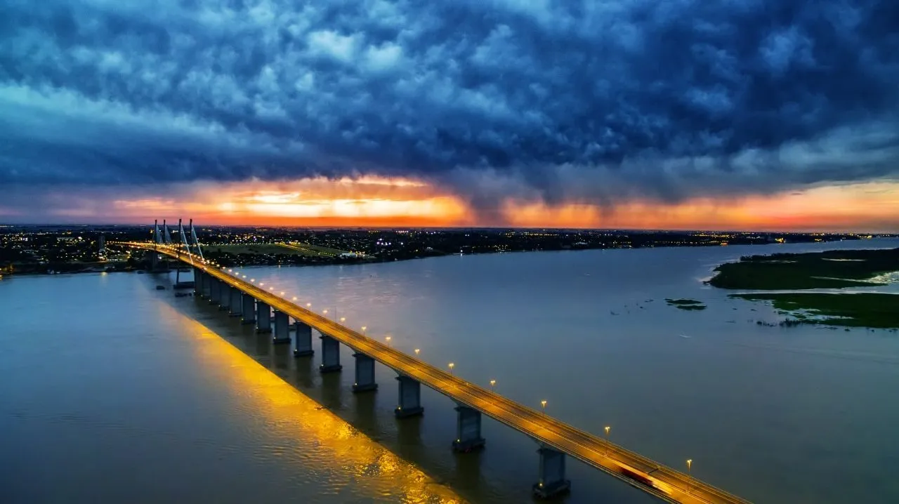 Puente Nuestra Señora del Rosario - از Drone, Argentina
