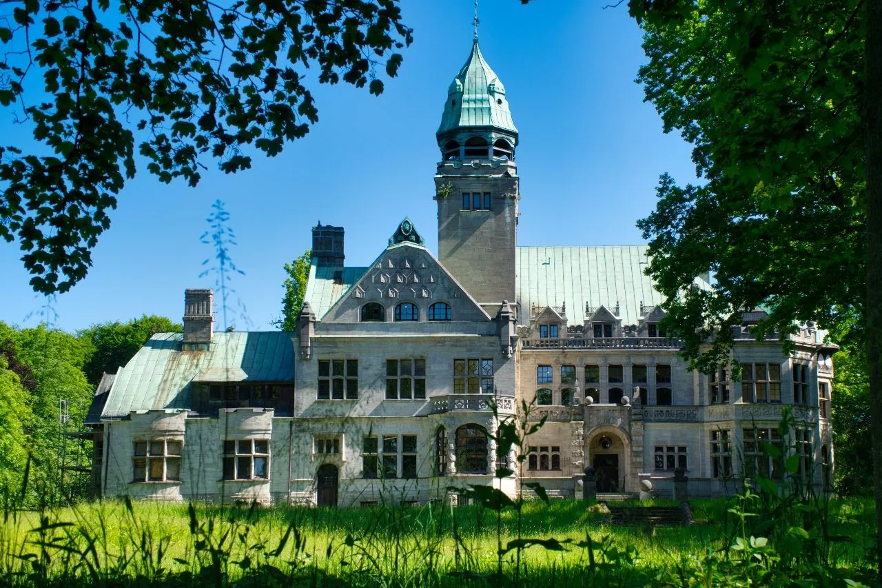 Schloss Grabau - Von Straßenseite, Germany