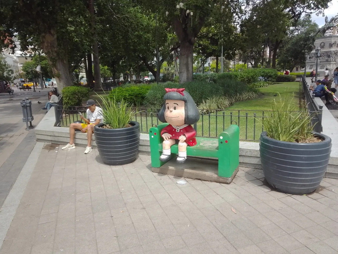 Clemente, Mafalda y Trapito - De Plaza San Martin, Argentina