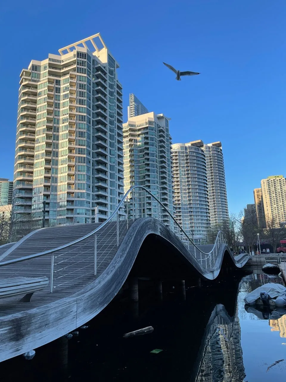 Simcoe WaveDeck - Desde Waterfront Trail, Canada