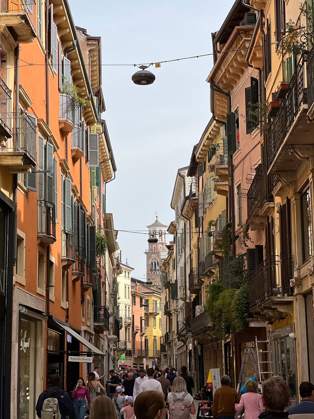Torre dei Lamberti - De Via Giuseppe Mazzini, Italy