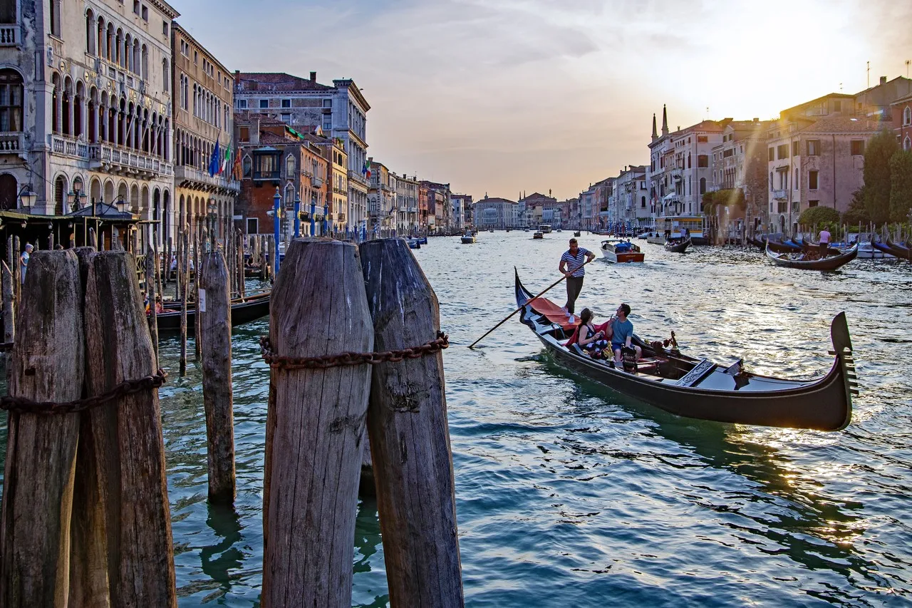 Fermata Rialto - Italy