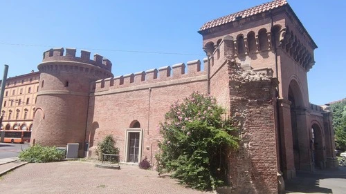 Porta Saragozza - Aus Piazza di Porta Saragozza, Italy