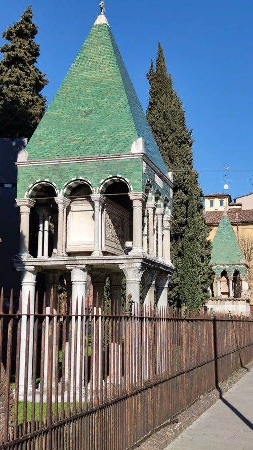Tombe dei Glossari - S. Francesco - Depuis Piazza Malpighi, Italy