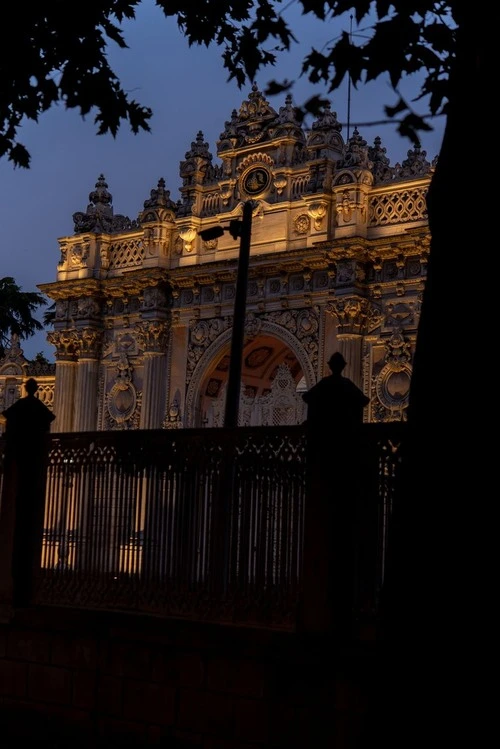 Dolmabahçe Palace - Desde Dolmabahçe Cd., Turkey