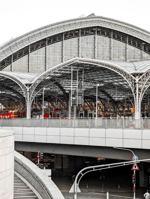 Cologne Central Station - Desde Domherrenfriedhof, Germany
