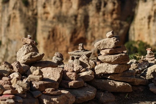 Monolitos de piedra - Desde Sendero, Spain