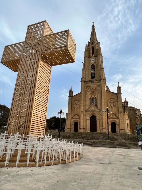 Ghajnsielem Parish Church - Từ Stairs, Malta
