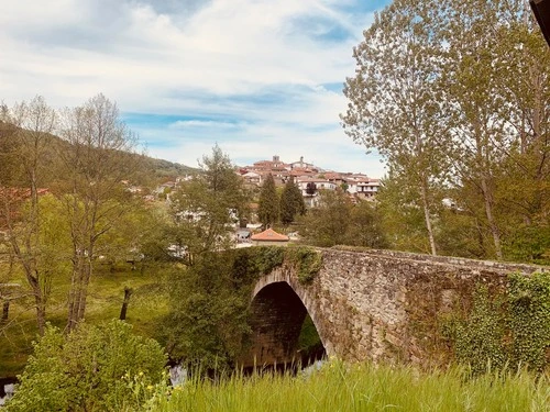 Puente de Piedra - Din Rio Cuerpo de Hombre, Spain