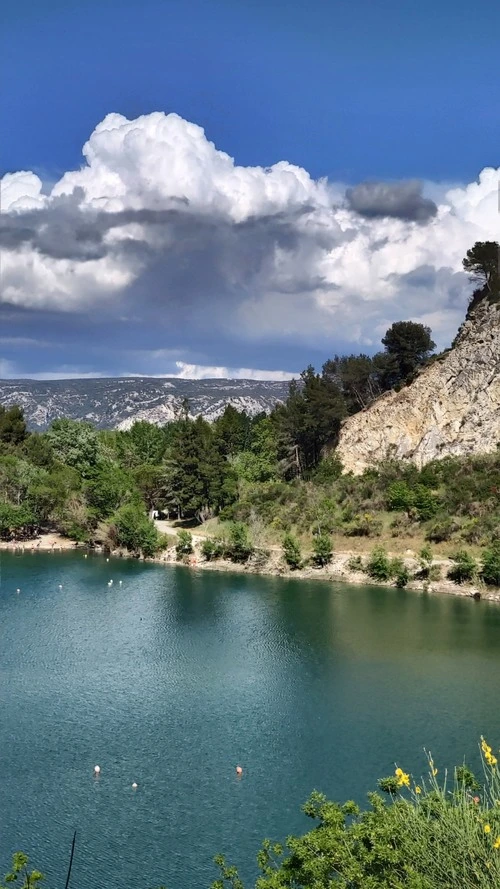 Lac de la Vallée Heureuse - Aus Camping de la vallée heureuse, France