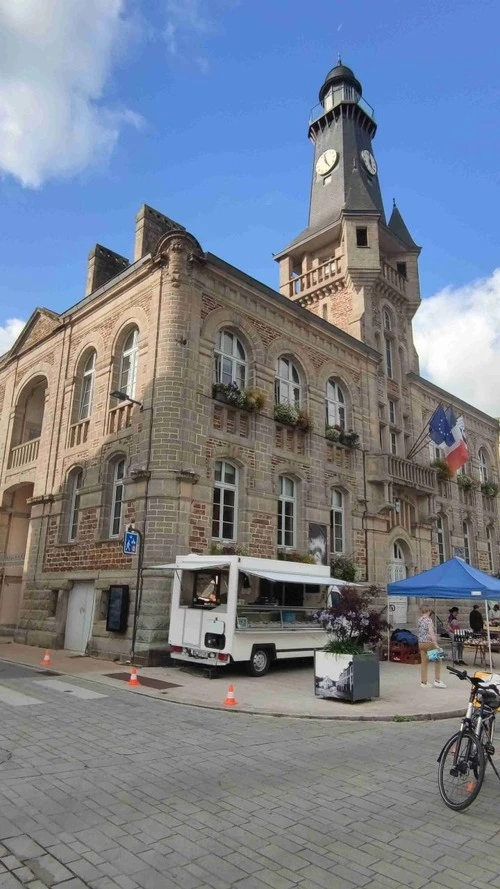 Municipio - Iz Quai Jean Moulin, France