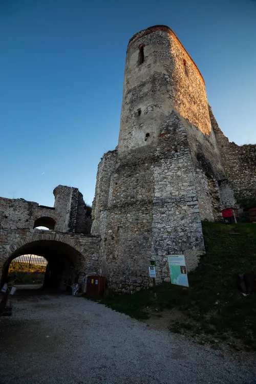 Čachtice Castle - De Inside, Slovakia