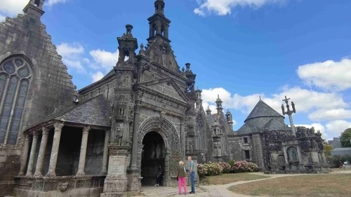 Enclos paroissial de Guimiliau - من Rue du Calvaire, France