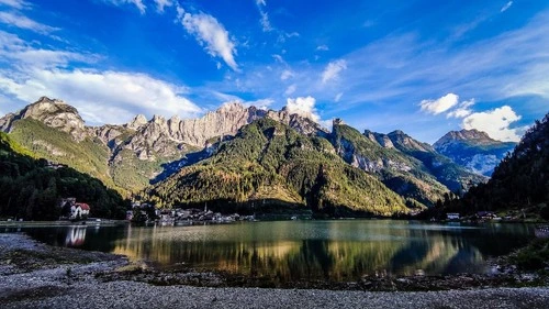 Alleghe and Monte Civetta - Aus Lago di Alleghe, Italy
