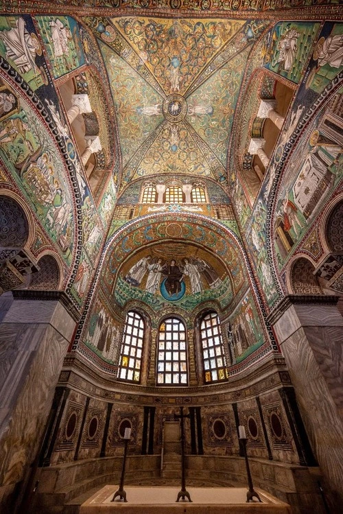 Basilica di San Vitale - Desde Inside, Italy