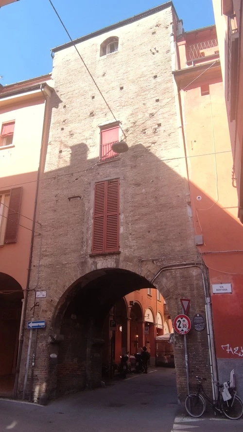 Torresotto di Porta Govese - Von Via Piella, Italy