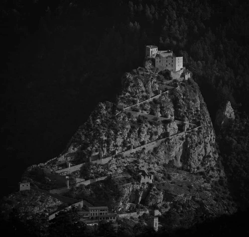 Entrevaux Castle - Iz Ravin du Gros Vallon, France