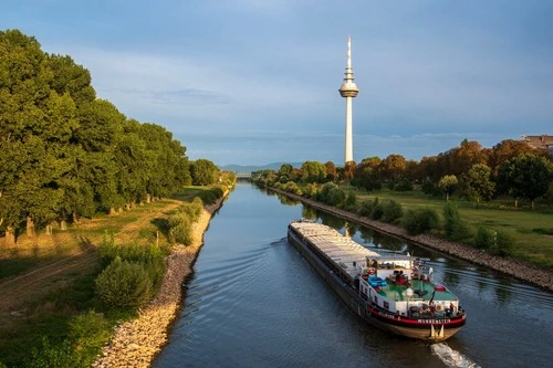 Fernmeldeturm - Von Friedrich Ebert Brücke, Germany