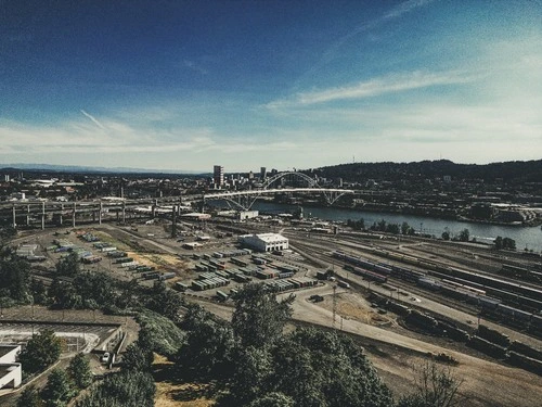 Fremont bridge - Aus Overlook park - Drone, United States