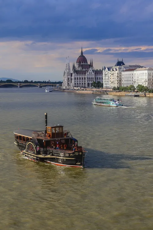 Danube River - Von Széchenyi Chain Bridge, Hungary