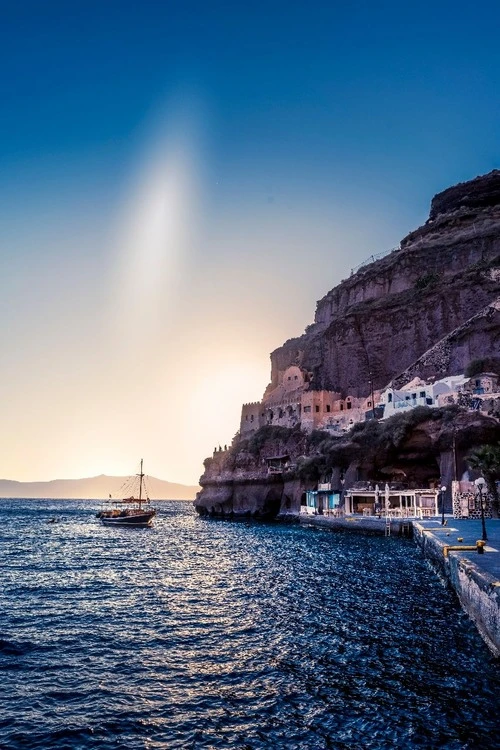 Santorini Old Harbor - Desde Harbor, Greece