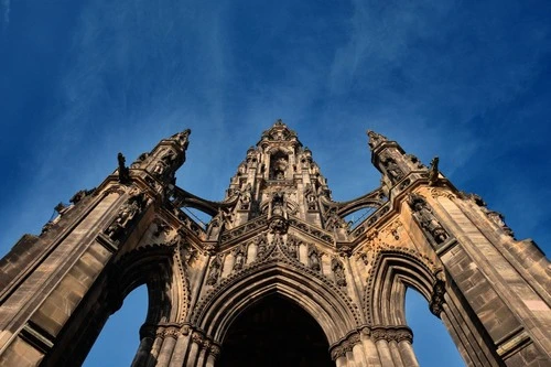 Scott Monument - Aus Princes Street, United Kingdom