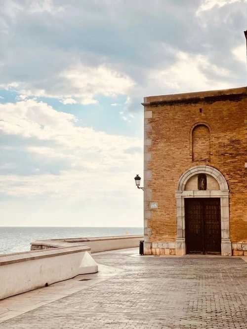 Camino al Baluard de Sitges - Aus Carrer de Fonollar, Spain