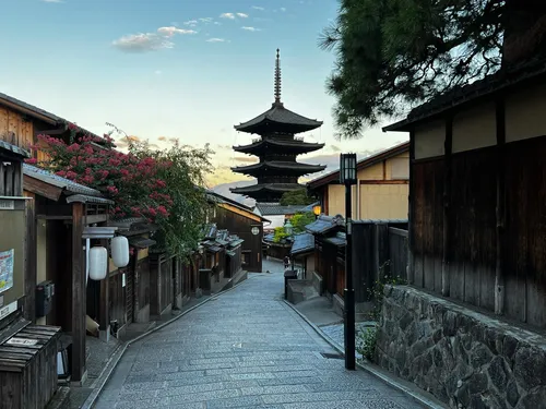 Yasaka Pagoda - Japan