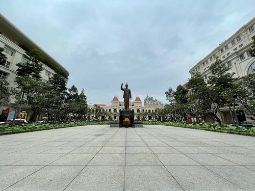 Ho Chi Minh statue - จาก Nguyen Hue Walking Street, Vietnam
