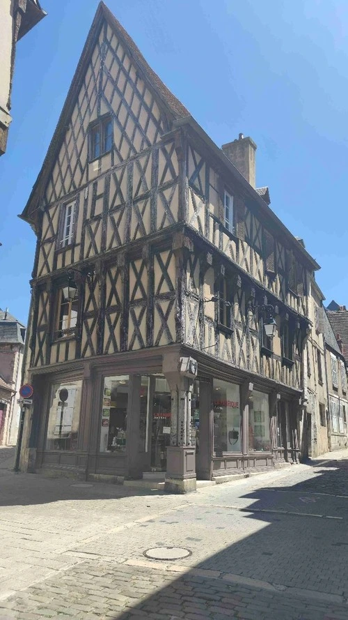 Casa a graticcio - Din Rue Bourbonnoux, France